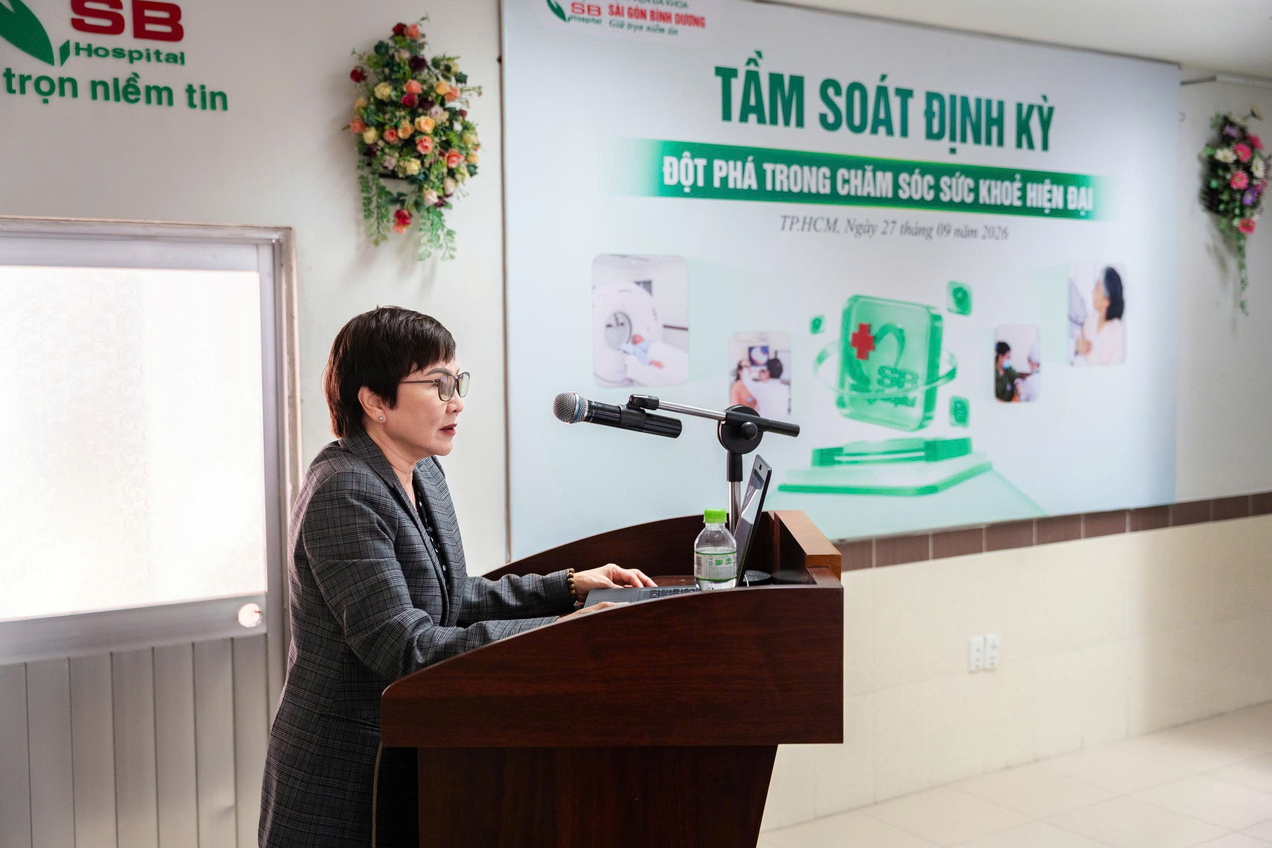 huynh-kim-phuong-xu-huong-tam-soat-suc-khoe-hien-dai.jpg